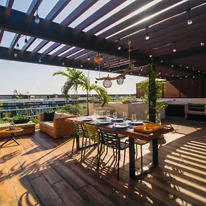 https://awa-playacar-f304.allrivieramayahotels.com
